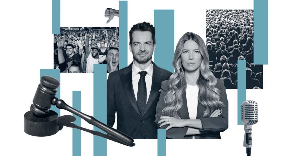 Eine Collage mit dem Anwalt Alexander Stevens und der Moderatorin Jacqueline Belle, die ein gemeinsamen True-Crime-Format haben. Zur Collage gehört noch ein Richterhammer, ein Mikrofon und große Menschenmengen in einem Stadion.